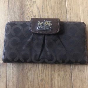 Coach Brown Wallet w/Lilac Contrasting Interior